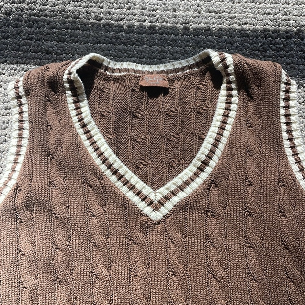 John Galt sweater vest - Picture 3 of 4